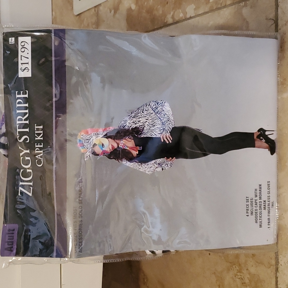 Halloween Women’s adult costume…Ziggy stripe cape kit